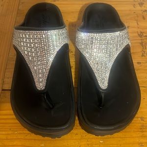 Cali Gear Sketchers bling sandals slip ons size 7